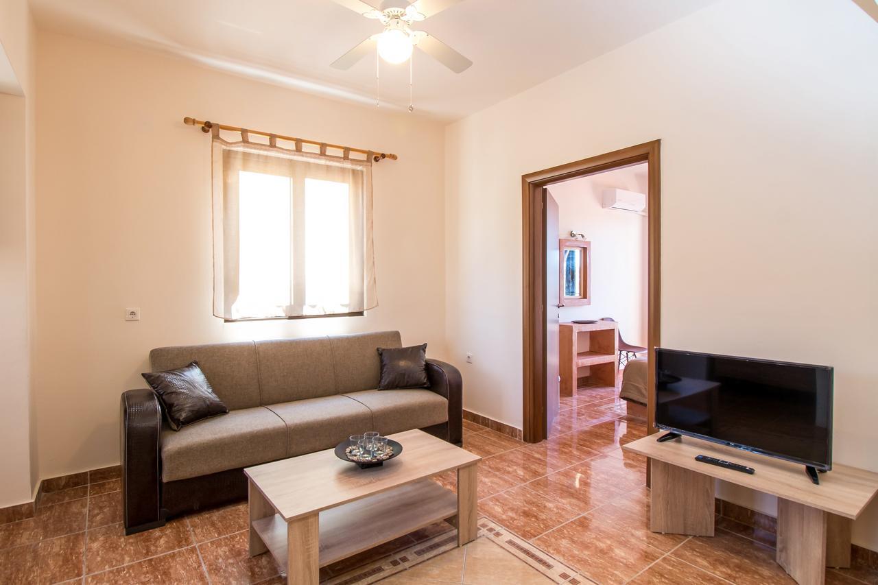 פליראקי Casa Artemida Boutique Hotel מראה חיצוני תמונה